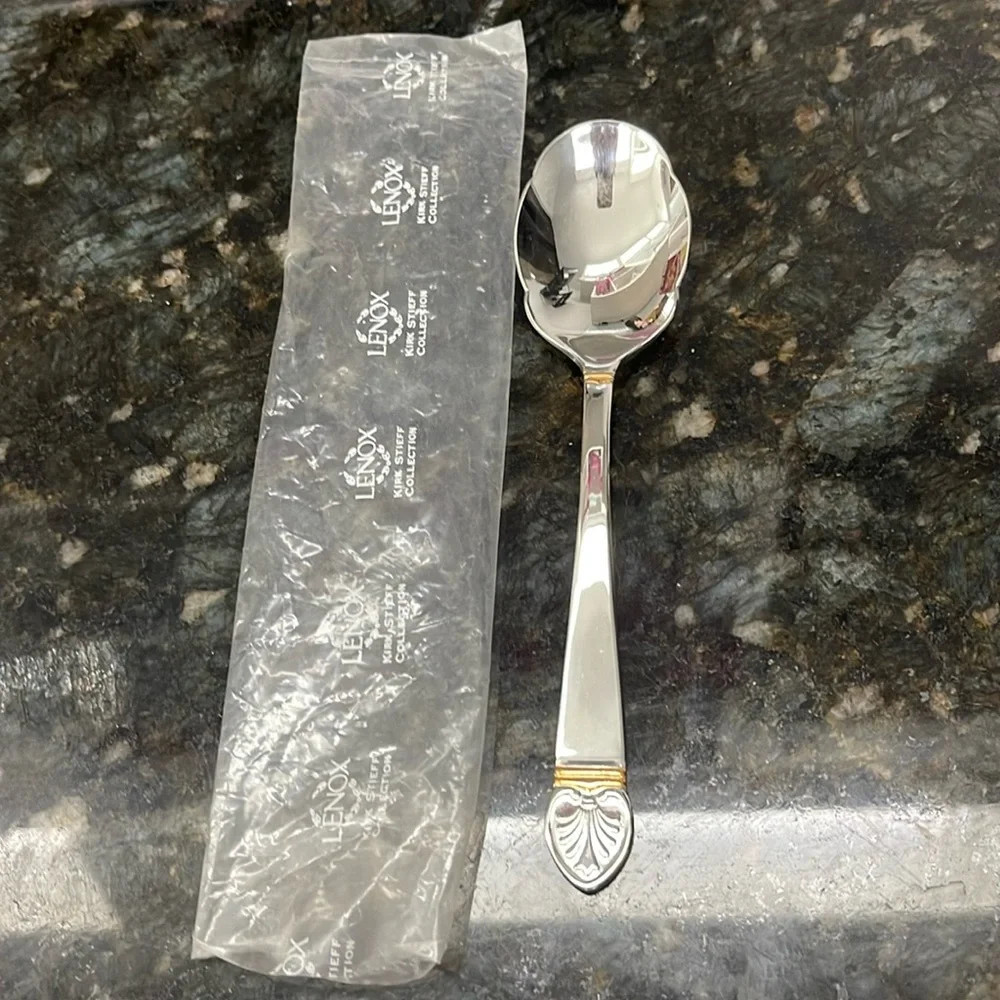 Lenox Courtyard Gold Sugar Shell Spoon New in wrapper